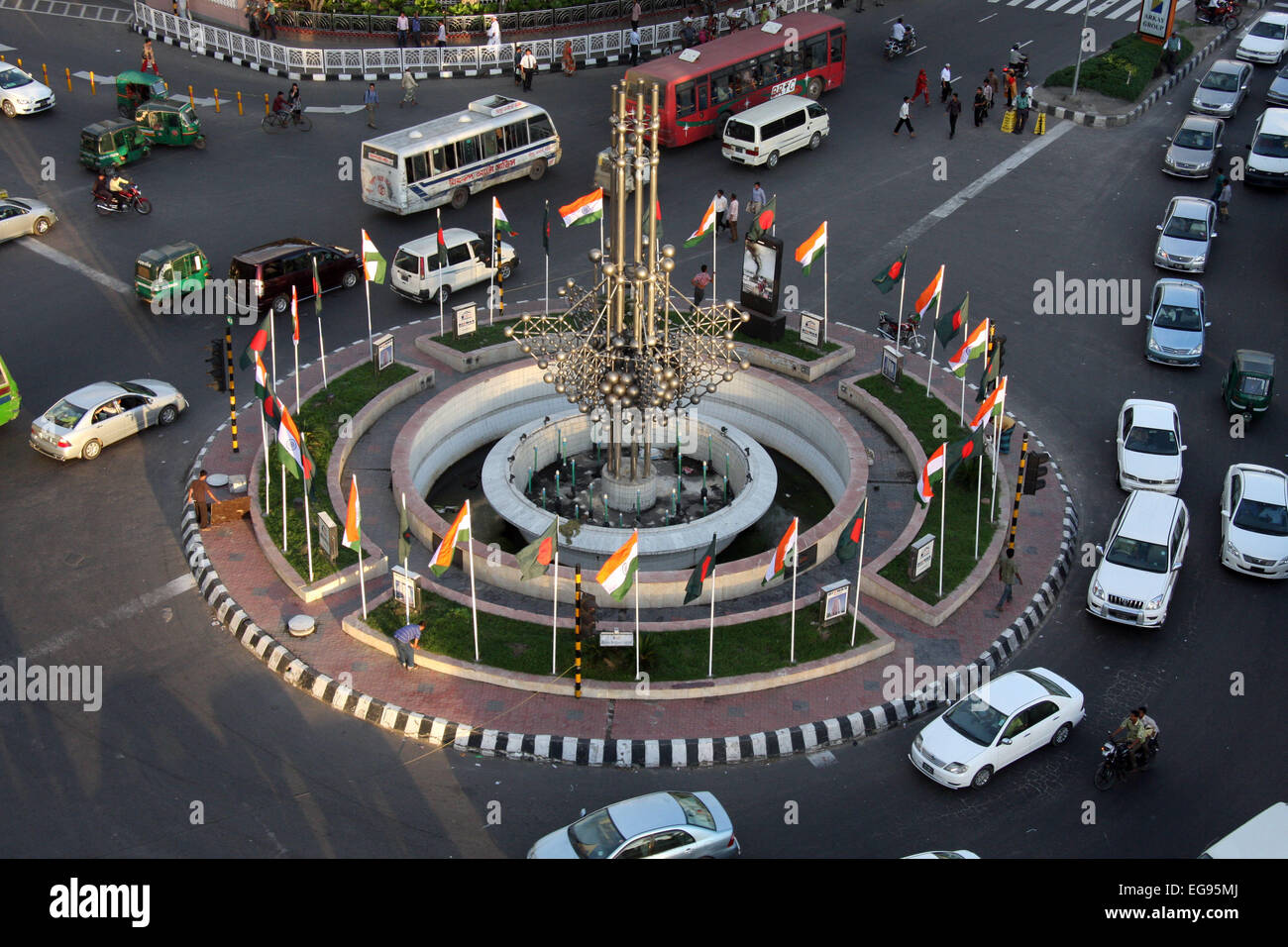 September 2011. Dhaka Skyline, SAARC Brunnen, bei Panthapath in Dhaka. Stockfoto