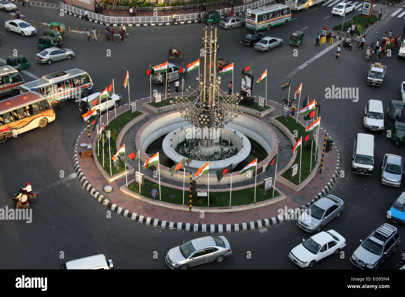 September 2011. Dhaka Skyline, SAARC Brunnen, bei Panthapath in Dhaka. Stockfoto