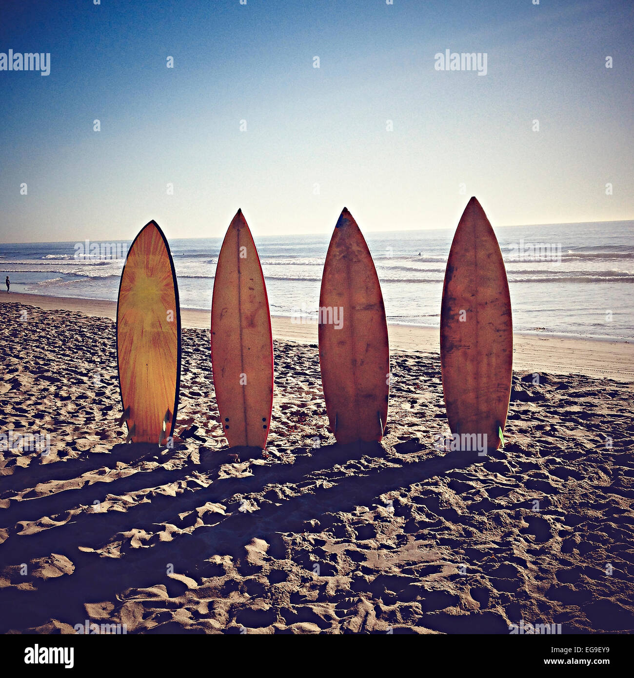 USA, California, Playa del Rey, Surfbretter am Sandstrand Stockfoto