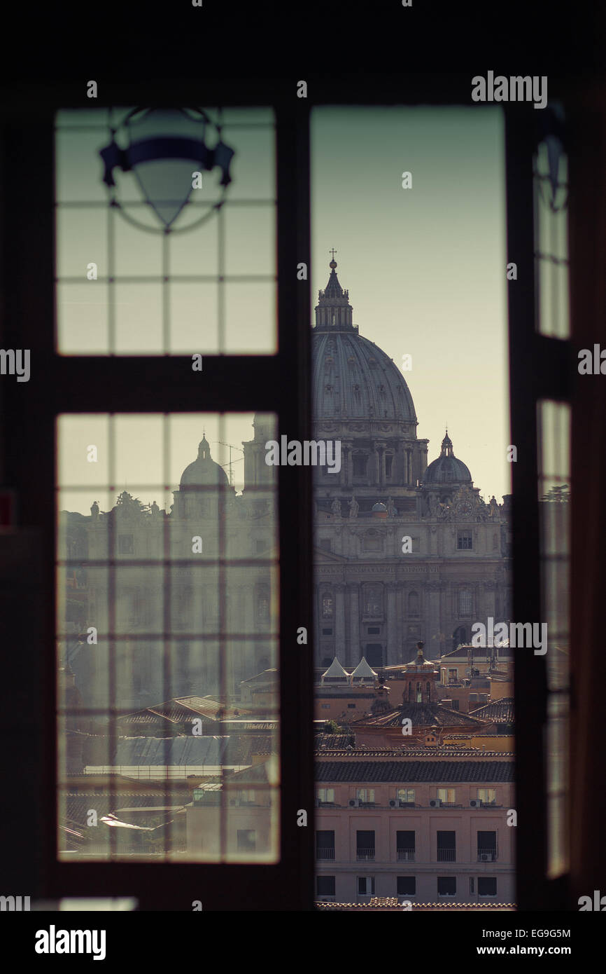 Vatikan, St. Peter Basilika, von Castel Sant'Angelo aus gesehen Stockfoto