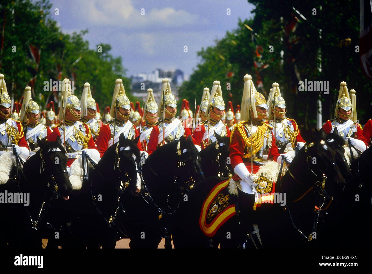 Mitglieder der Haushalt Kavallerie an Trooping die Farbe. Die Mall. London. VEREINIGTES KÖNIGREICH. Ca. 80er Jahre Stockfoto