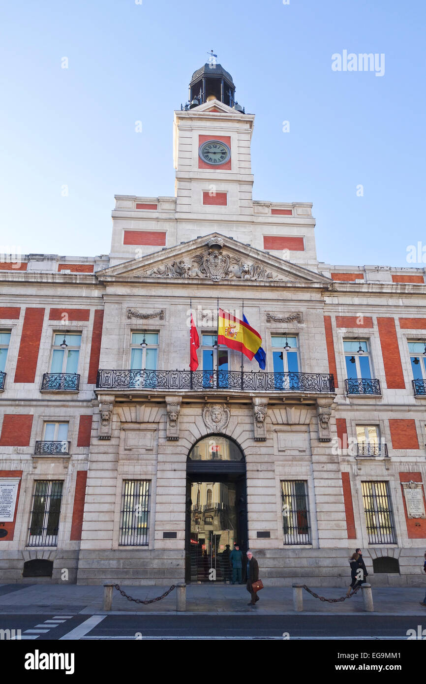 Puerta del Sol, quadratisch, alte Postgebäude, Real Casa de Correos, Madrid, Spanien. Stockfoto