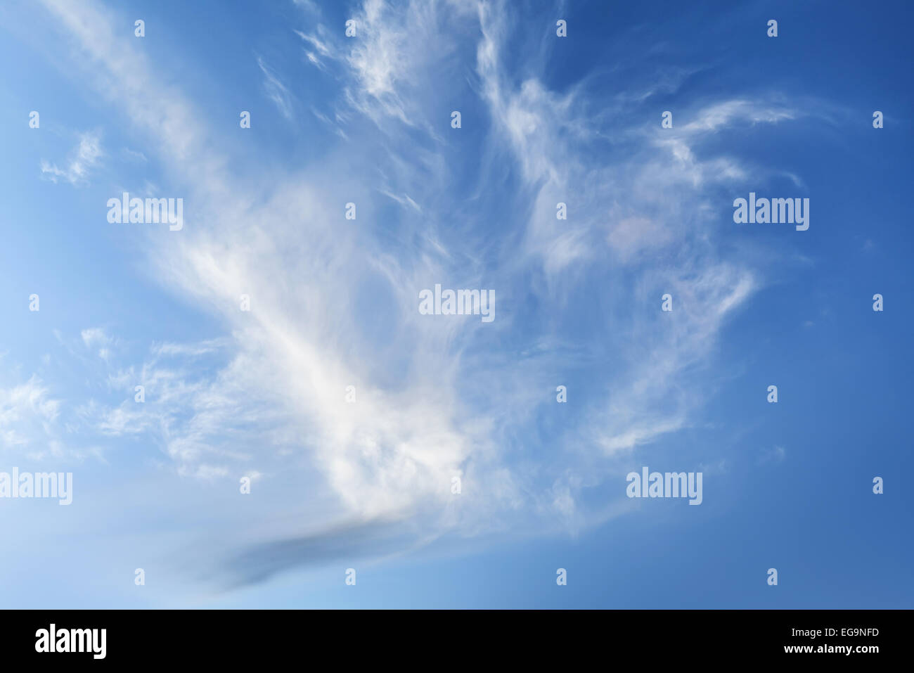 Natürlichen hellen blauen Wolkenhimmel Hintergrundtextur Foto Stockfoto