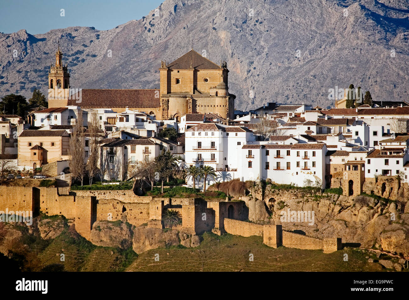 Arabische Wände Ronda Dorf Malaga Andalusien Spanien Vista de Las Murallas  y el Pueblo de Ronda Malaga Andalusien España Stockfotografie - Alamy