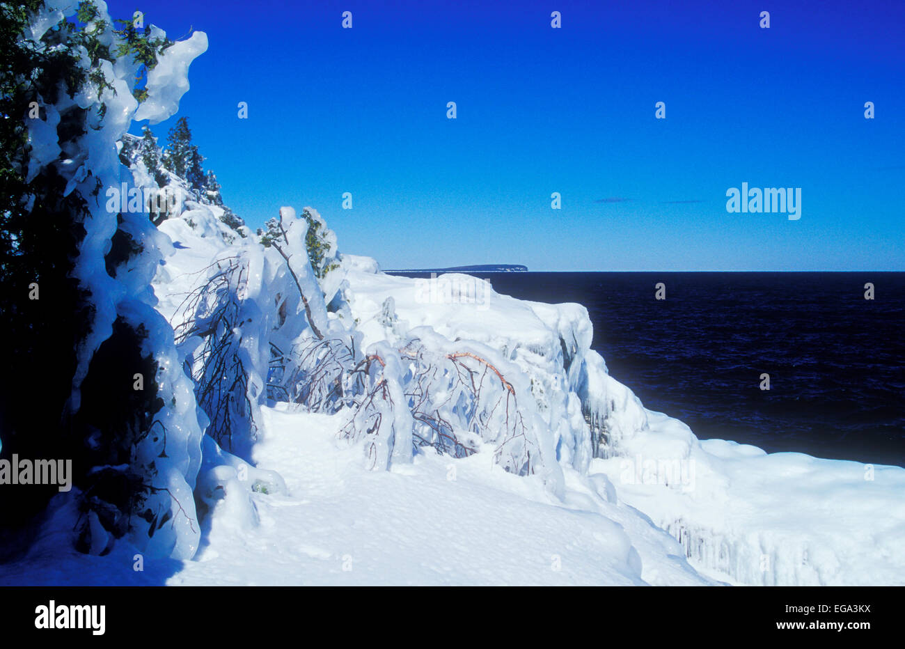 Tobermory Ontario Kanada. Bruce Peninsula National Park an der Georgian Bay. Indian Head Cove im Winter. Stockfoto