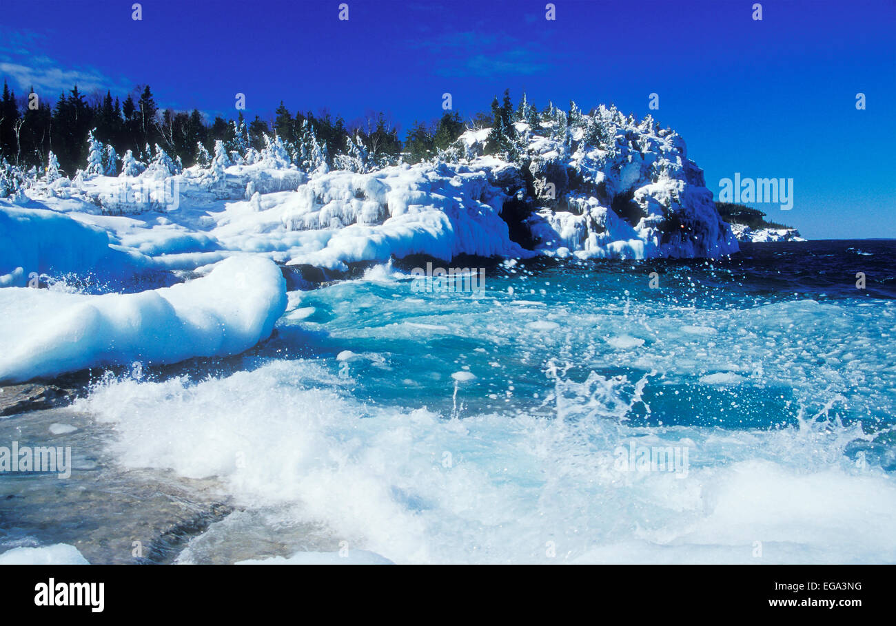 Tobermory Ontario Kanada. Bruce Peninsula National Park an der Georgian Bay. Indian Head Cove im Winter. Stockfoto