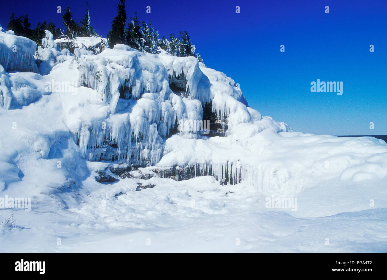 Tobermory Ontario Kanada. Bruce Peninsula National Park an der Georgian Bay. Indian Head Cove im Winter. Stockfoto