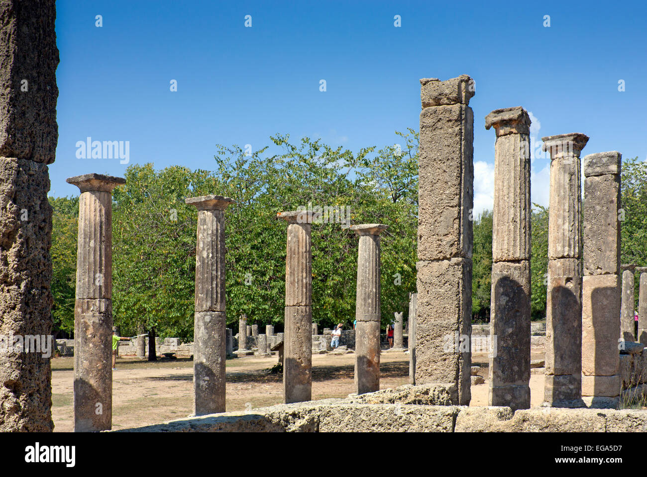 Dorischen Säulen in den Ruinen der Palestra, antiken Olympia, der Peloponnes, Griechenland, die für Sportarten wie Ringen verwendet wurde Stockfoto