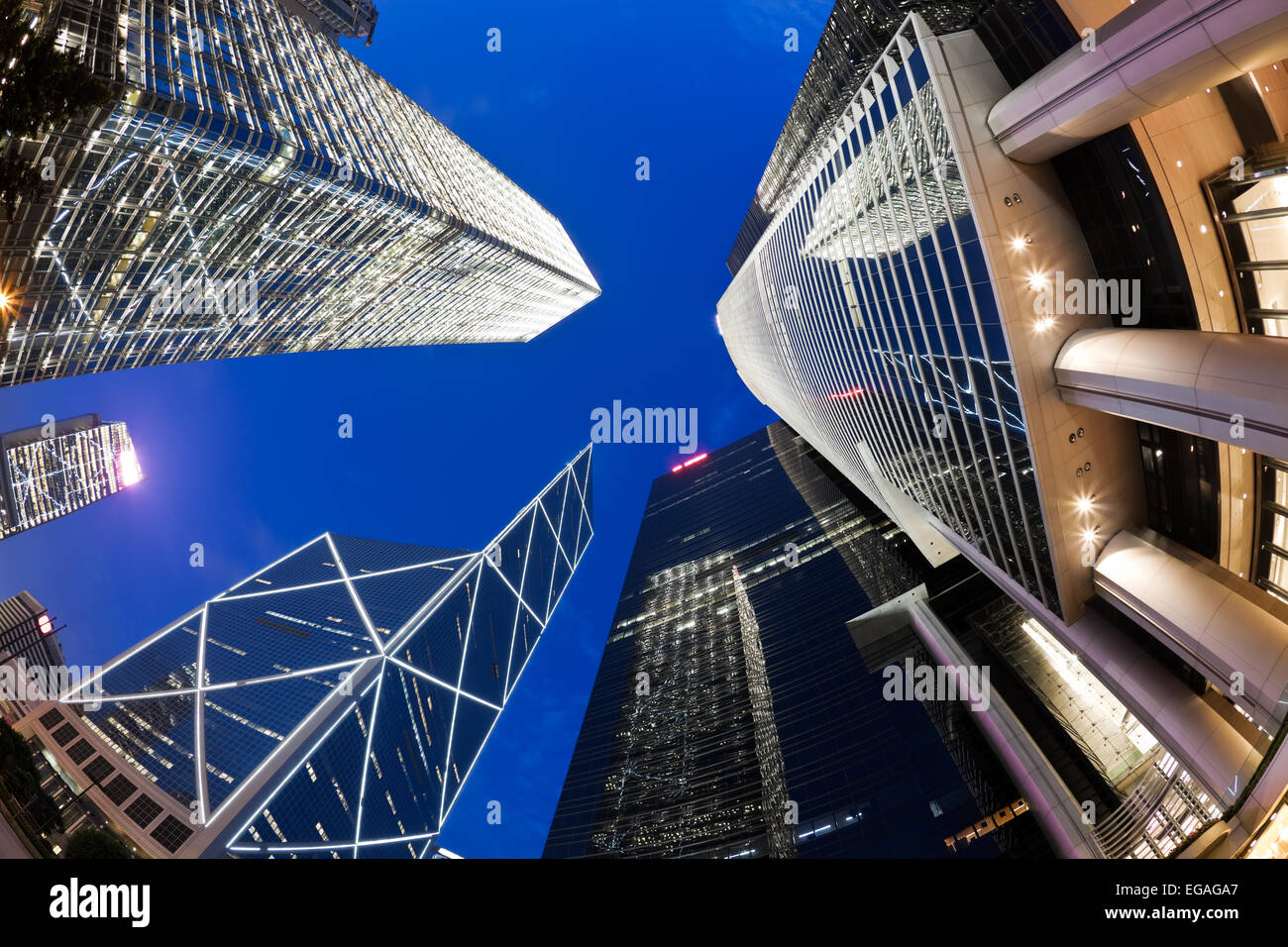Fisheye Ansicht der Wolkenkratzer in Hongkong Stockfoto