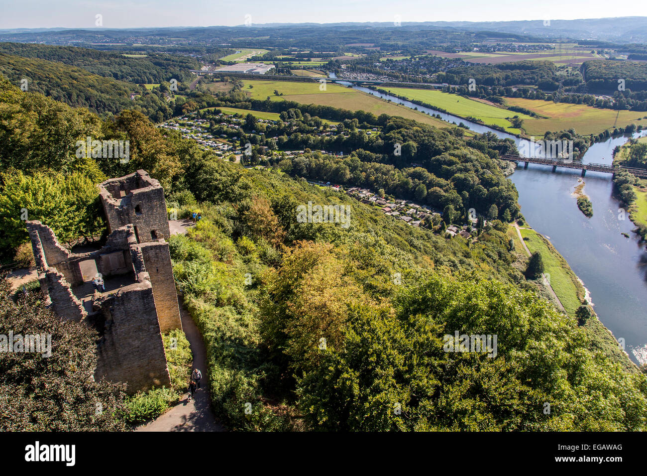 Burgruine der Syburg, auf der Hohensyburgstraße über dem Hengstey-See, Stausee der Ruhr zwischen Dortmund, Herdecke und Ha Stockfoto