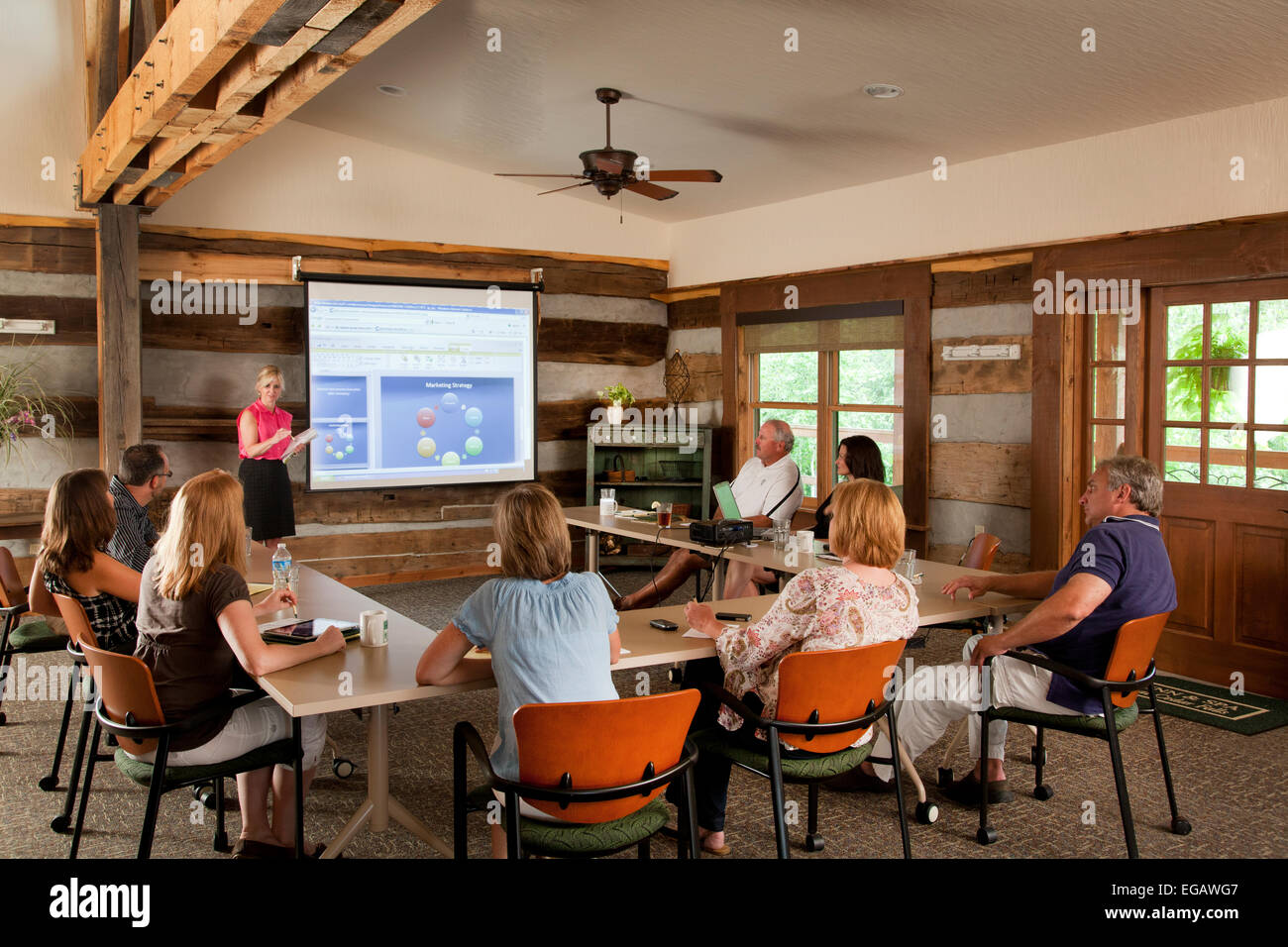 Off-Site Business Meeting in einem Landgasthof Stockfoto