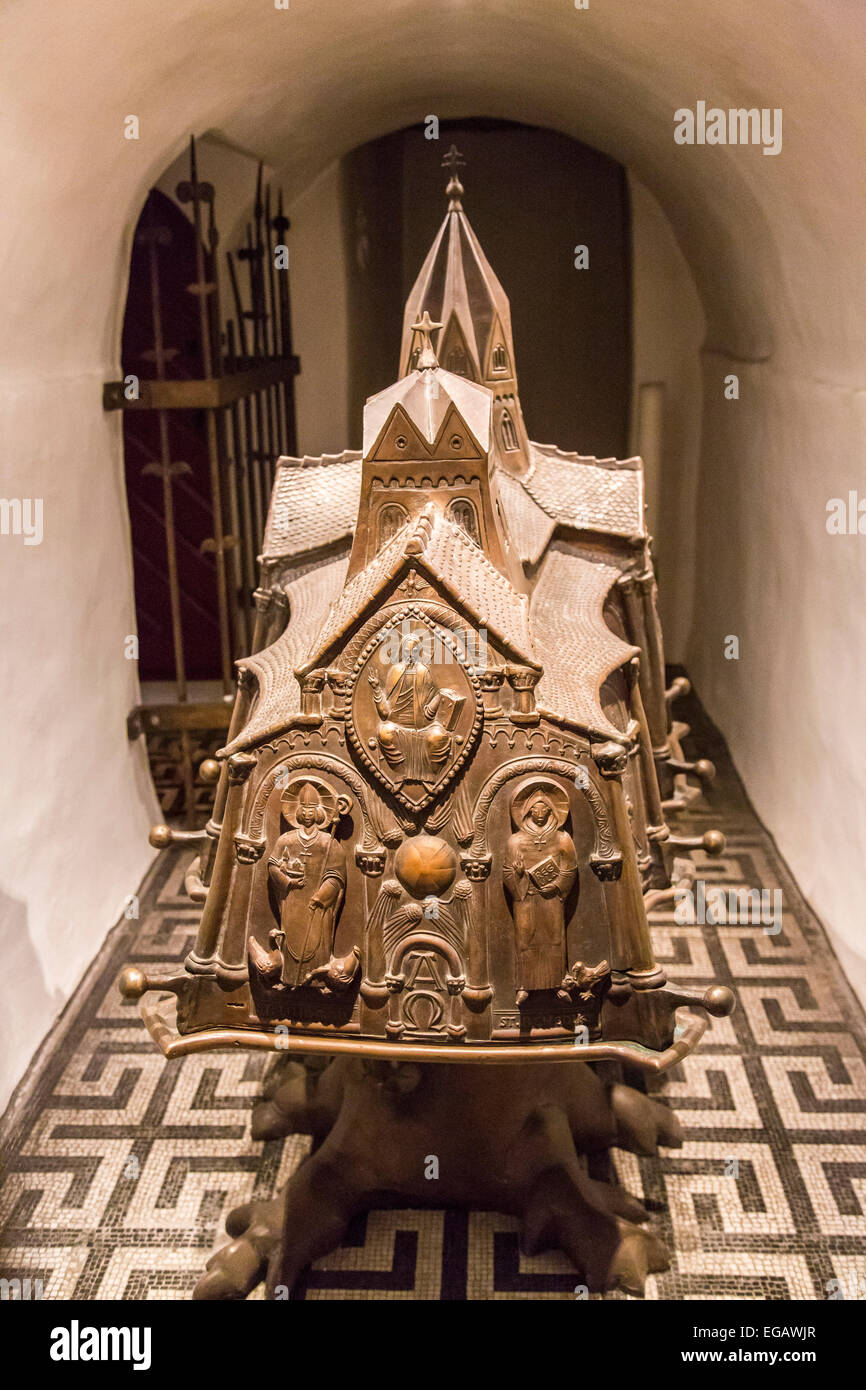 Basilika St. Ludger Kirche in Essen-Werden, Reliquienschrein Stockfoto