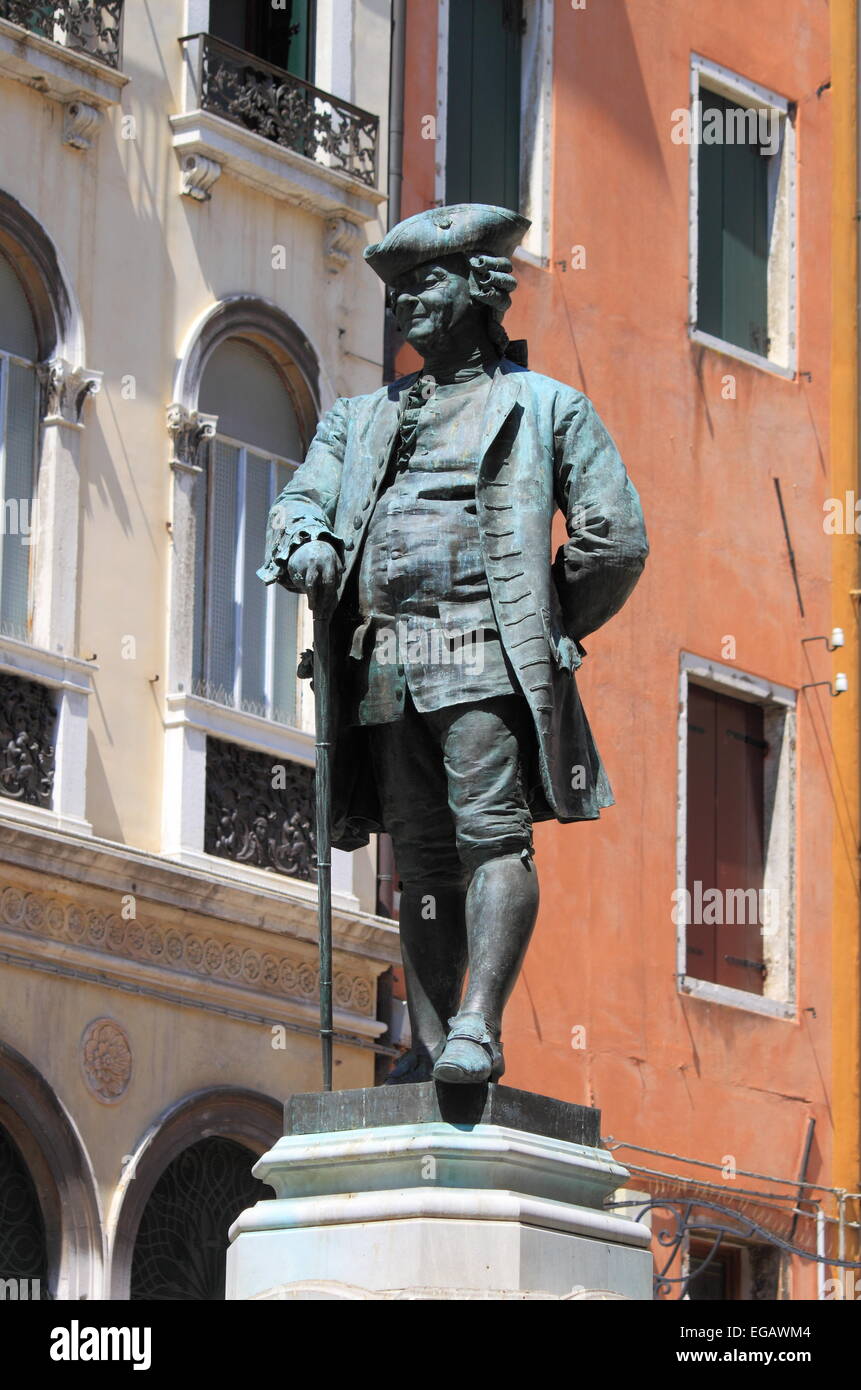 Statue des großen italienischen Komponisten Carlo Goldoni in Venedig, Italien Stockfoto