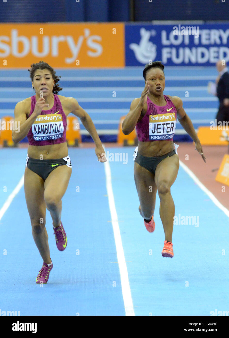 Birmingham, Vereinigtes Königreich. 21. Februar 2015. Barclaycard Arena in Birmingham, UK, 21. Februar 2015, konkurriert Carmelita Jeter Sainsburys indoor Leichtathletik Grand Prix in Birmingham, in der 60-m-final. Bildnachweis: Kelly Rann/Alamy Live-Nachrichten Stockfoto