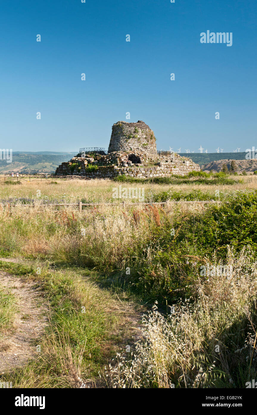 Torralba, Sassari, Sardinien, Italien, 17/6/2013.Santu, Antine Nuraghe Turm ist, berücksichtigen, die größte und wichtigste der Insel Stockfoto