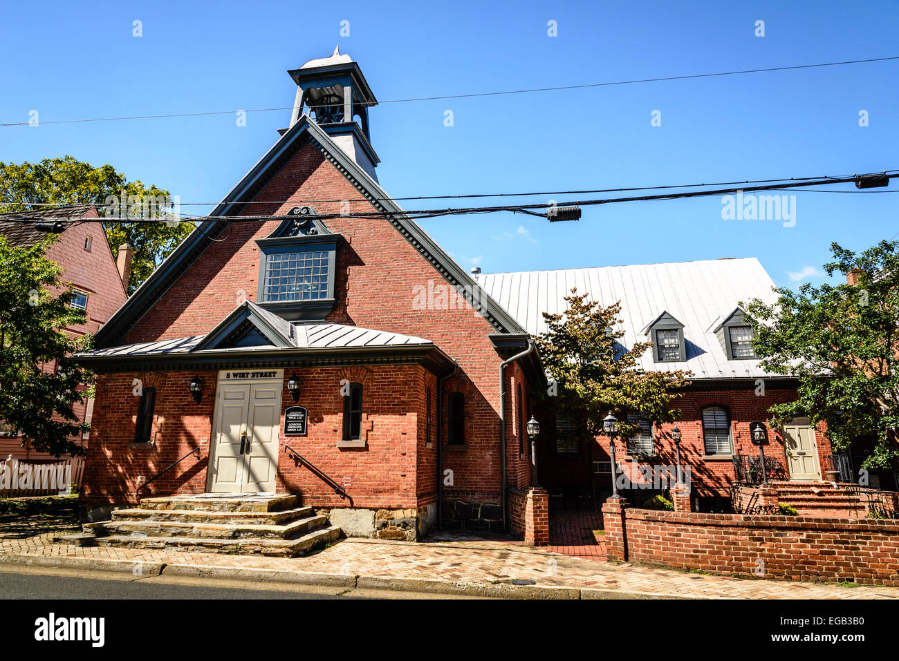 Gesetz und anderen kommerziellen Büros in umgebauten Kirche, 5 Wirt Street, Leesburg, Virginia Stockfoto
