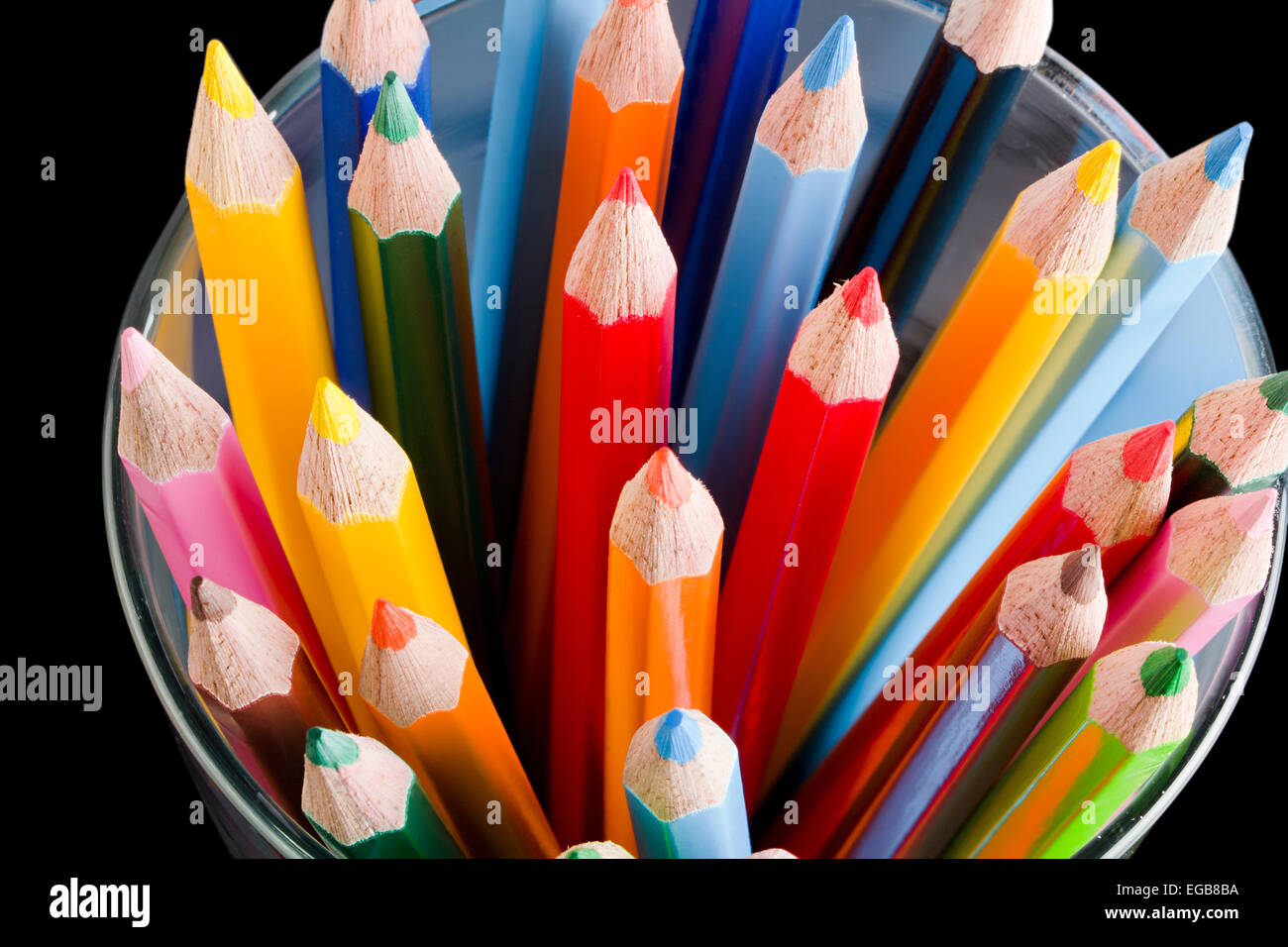 Überfluss Zeichnung Bleistift Glas Pen stehen Vermittlung von niemand Stockfoto