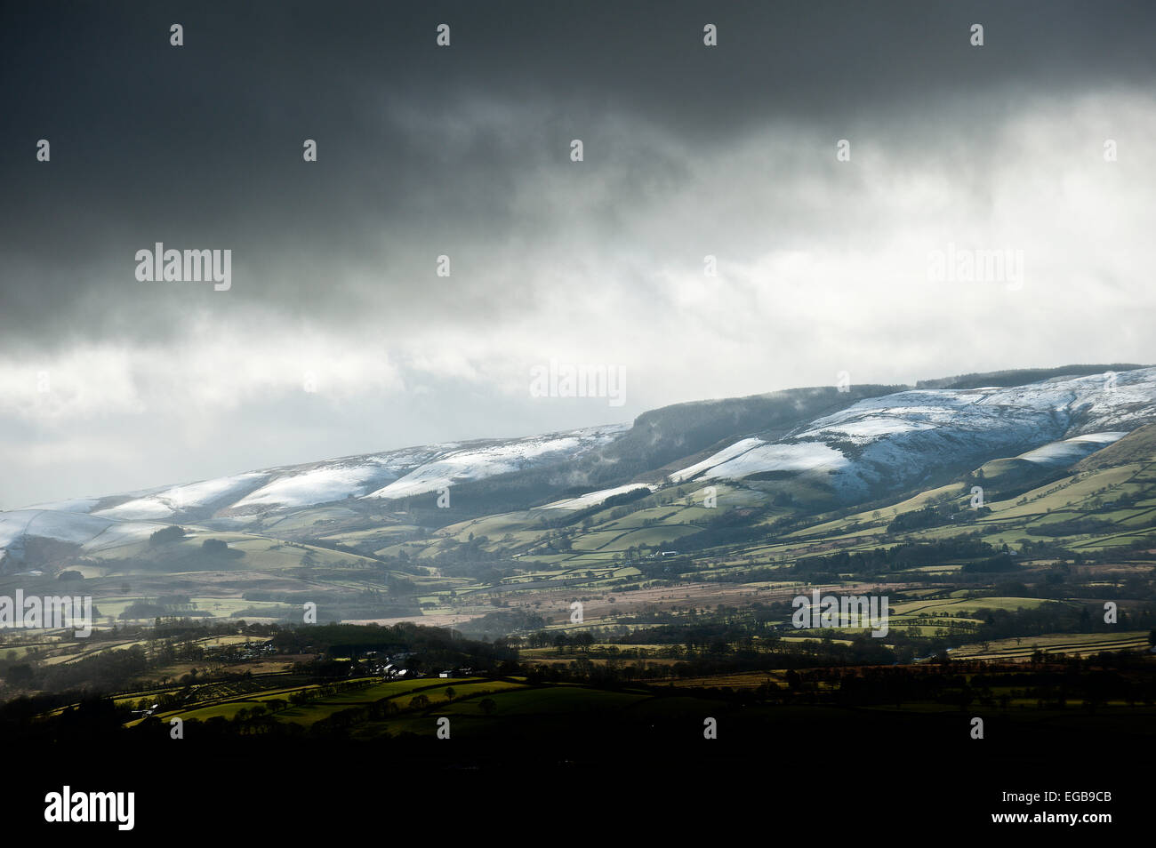 Powys, Wales, UK. 21. Februar 2015. Landschaft nach ein Schneesturm auf hohe Land in Powys, Mid Wales bestanden hat. Bildnachweis: Graham M. Lawrence/Alamy Live-Nachrichten. Stockfoto