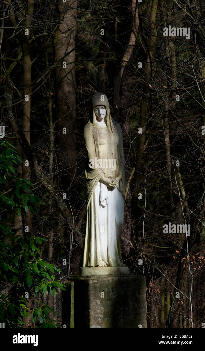 Stone Angel Skulptur, Stahnsdorf Friedhof in der Nähe von Berlin Stockfoto