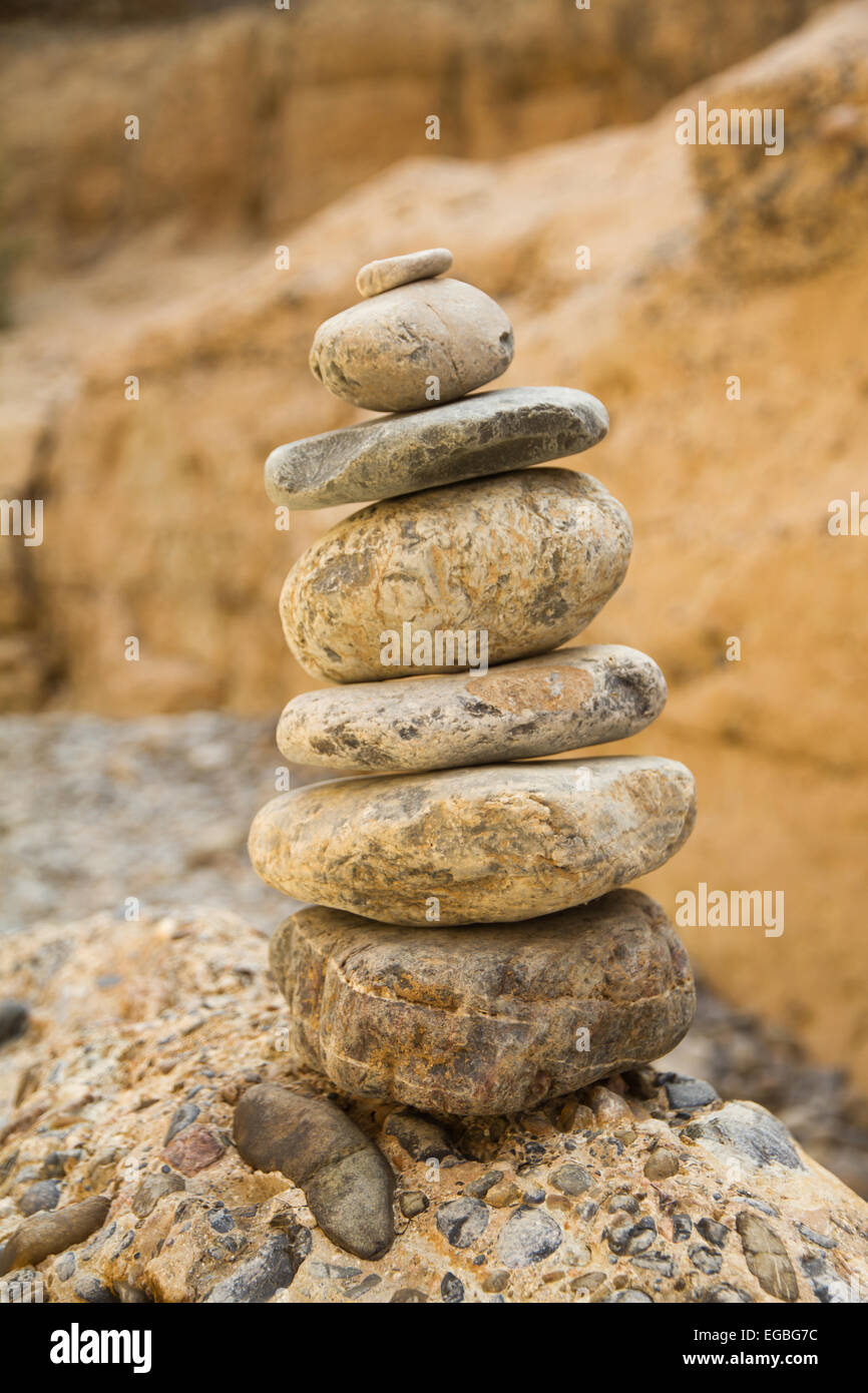 Ausgewogene Steinhaufen in Sesriem Canyon, Namibia Stockfoto