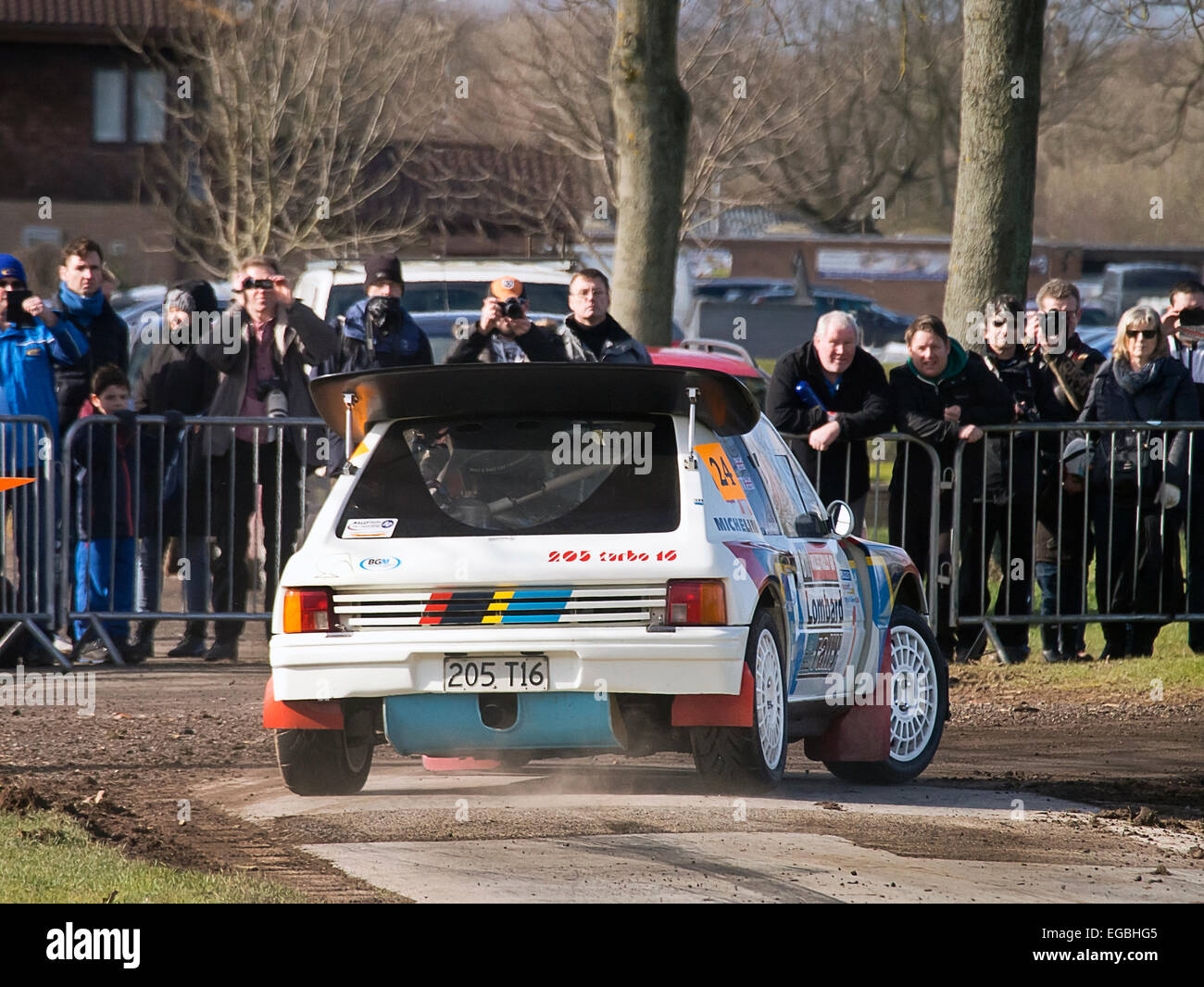 Warwickshire, UK. 21. Februar 2015. Peugeot T16 Rally Car auf Rennen Retro special stage 21.02.2015 Credit: Martyn Goddard/Alamy Live News Stockfoto