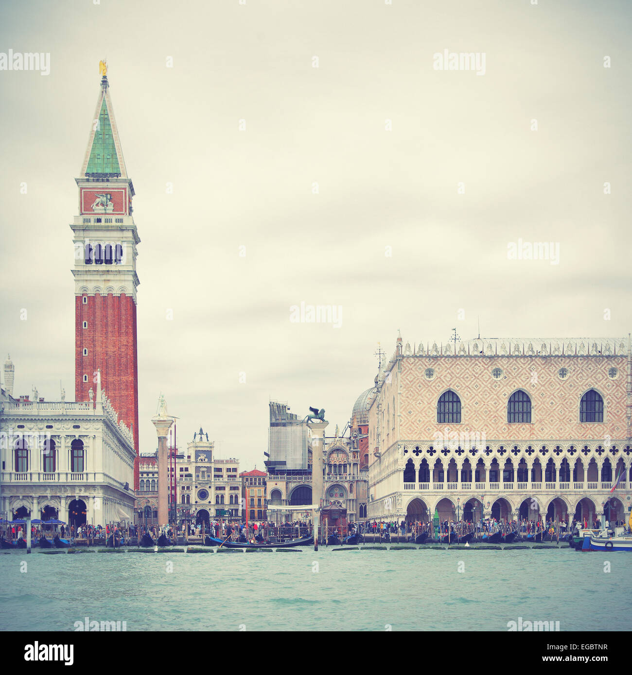 Campanile und Dogenpalast, Venedig, Italien. Retro-Stil vorgefiltert Stockfoto