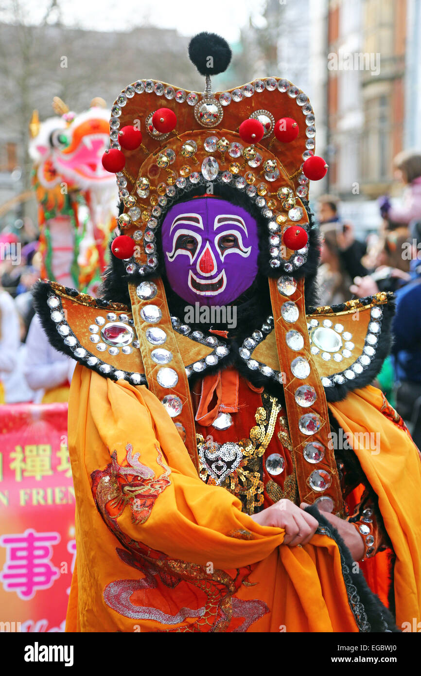 London, UK. 22. Februar 2015. Traditionelle Maske auf der chinesischen Neujahr Parade 2015, London für das Jahr der Ziege oder Schaf. Bildnachweis: Paul Brown/Alamy Live-Nachrichten Stockfoto