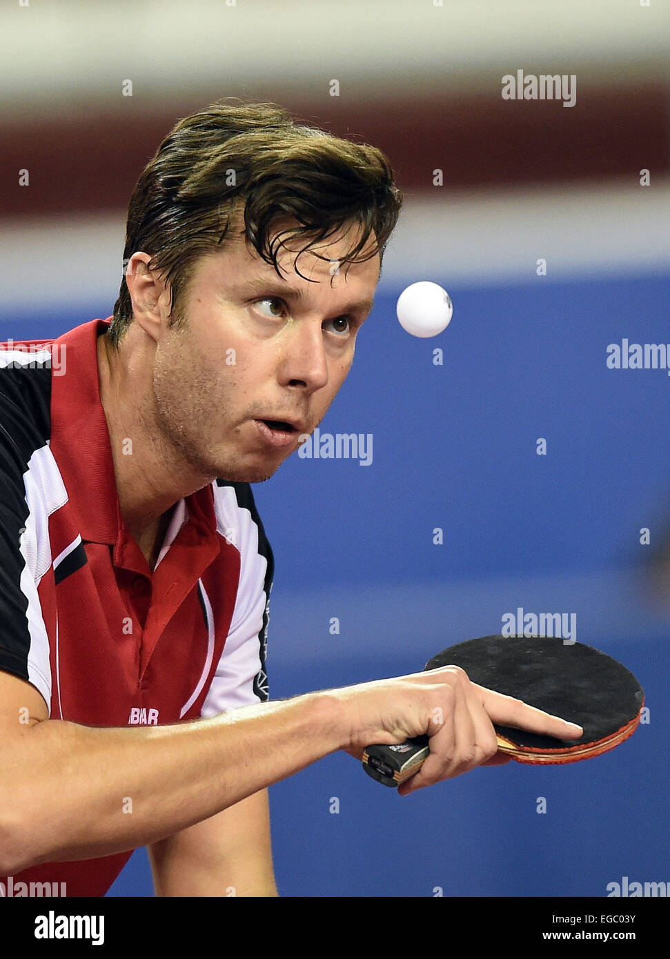 Doha, Katar. 22. Februar 2015. Vladimir Samsonov von Belarus dient den