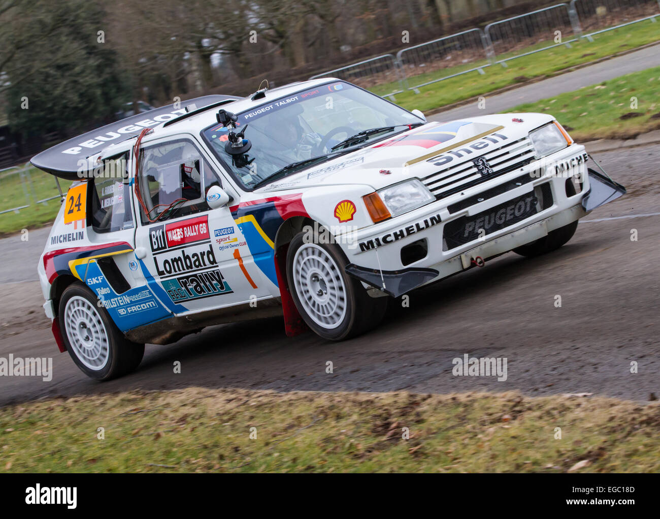 Coventry, Vereinigtes Königreich. 22. Februar 2015. Retro-Live-Rallye, wo klassische Rallye-Autos um einen festgelegten Kurs im Stoneleigh Park in Coventry UK Credit Rennen, Rennen: Steven Reh/Alamy Live News Stockfoto