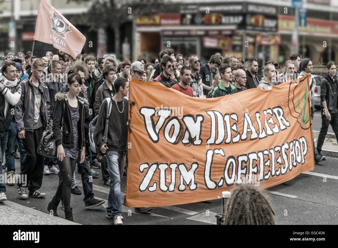 Demo in Kreuzberg für die Legalisierung von Cannabis in Deutschland, Berlin Stockfoto