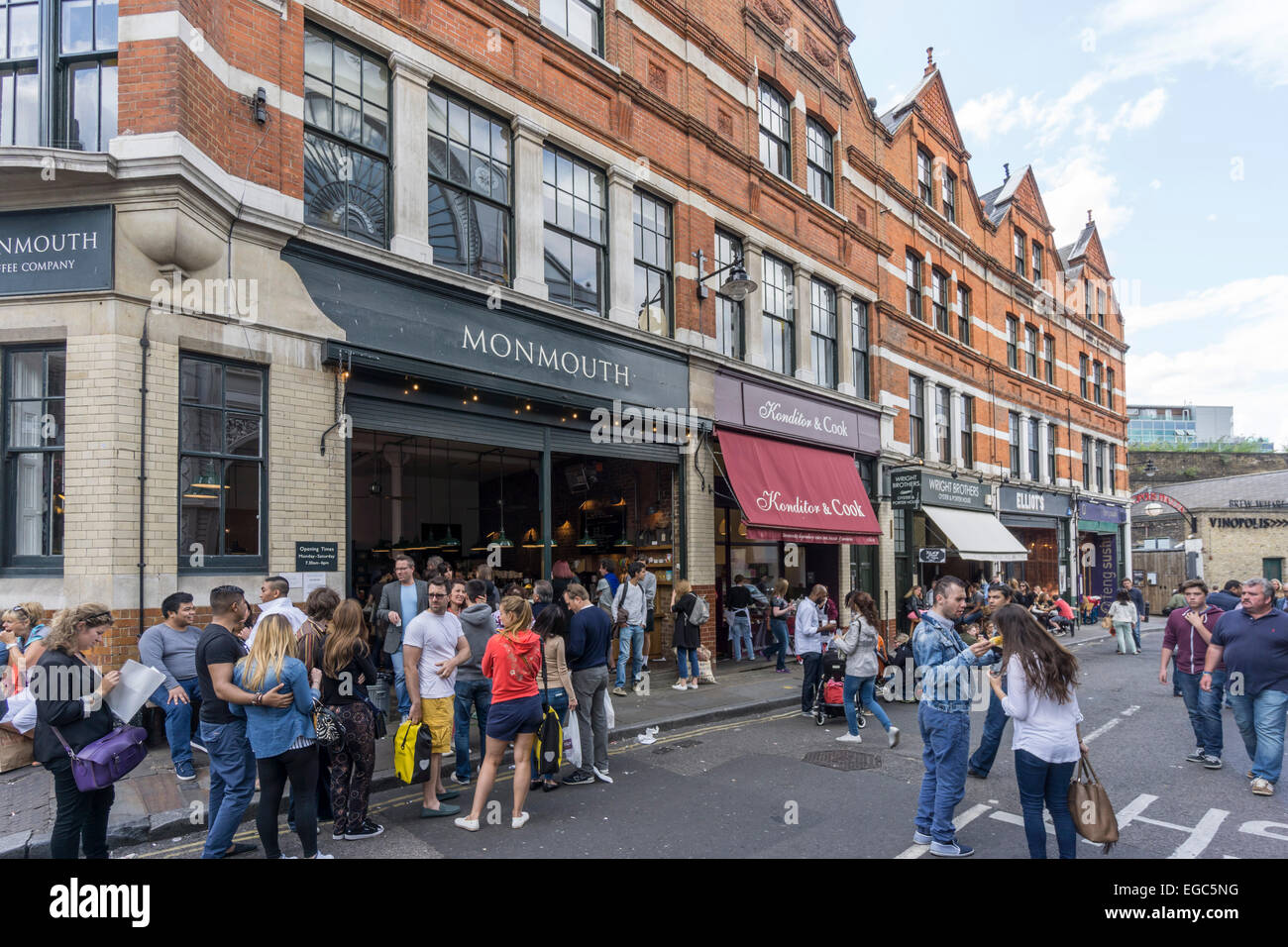 Restaurants und Geschäfte in der Nähe von Bezirk Markt, Southwark, London Stockfoto