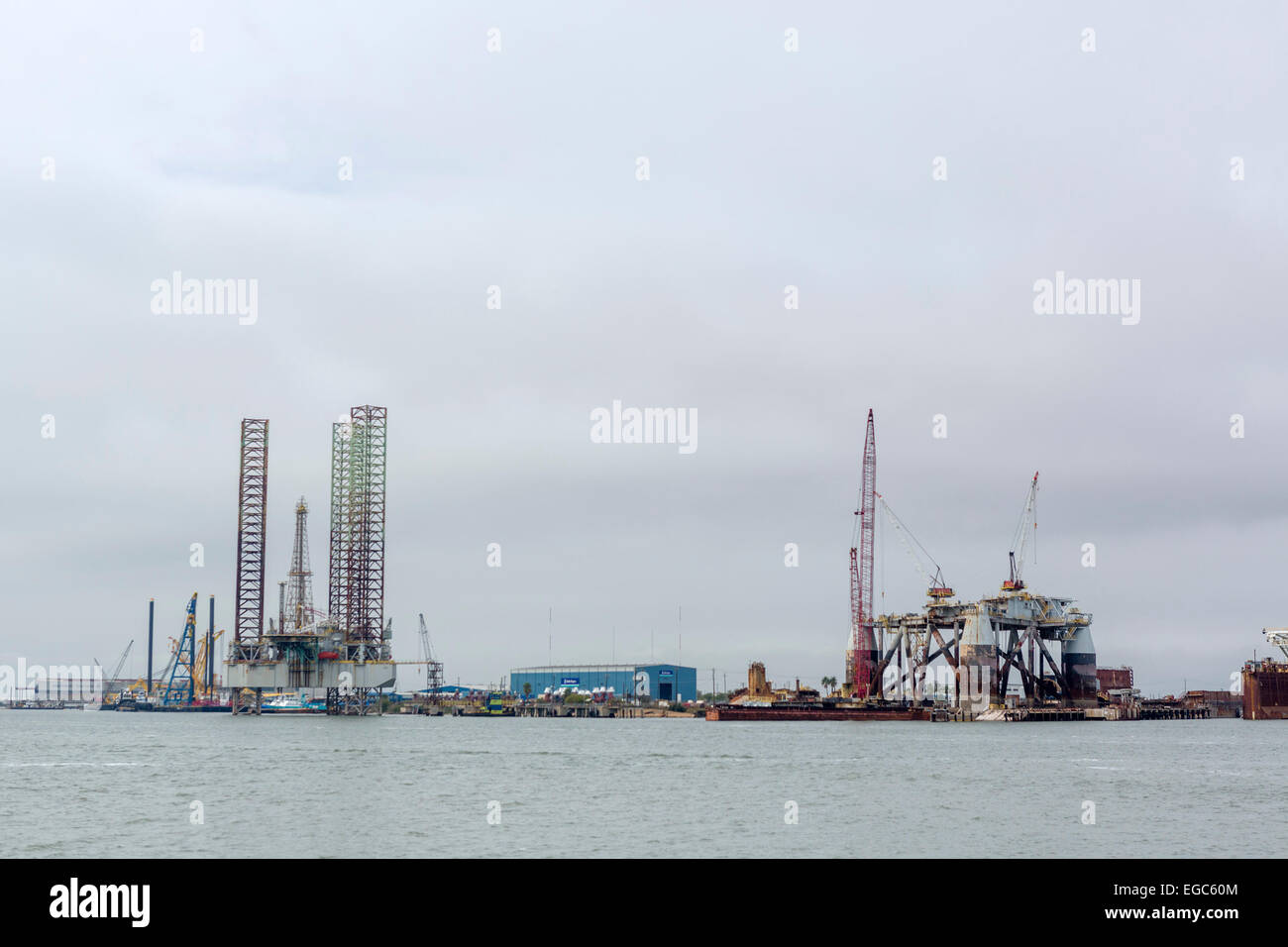 Ölplattformen im Hafen von Galveston, Texas, USA Stockfoto