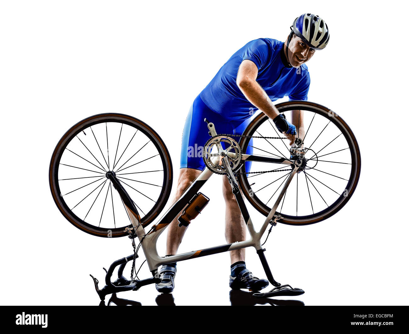 Radfahrer, die Reparatur Fahrrad Silhouette auf weißem Hintergrund Stockfoto