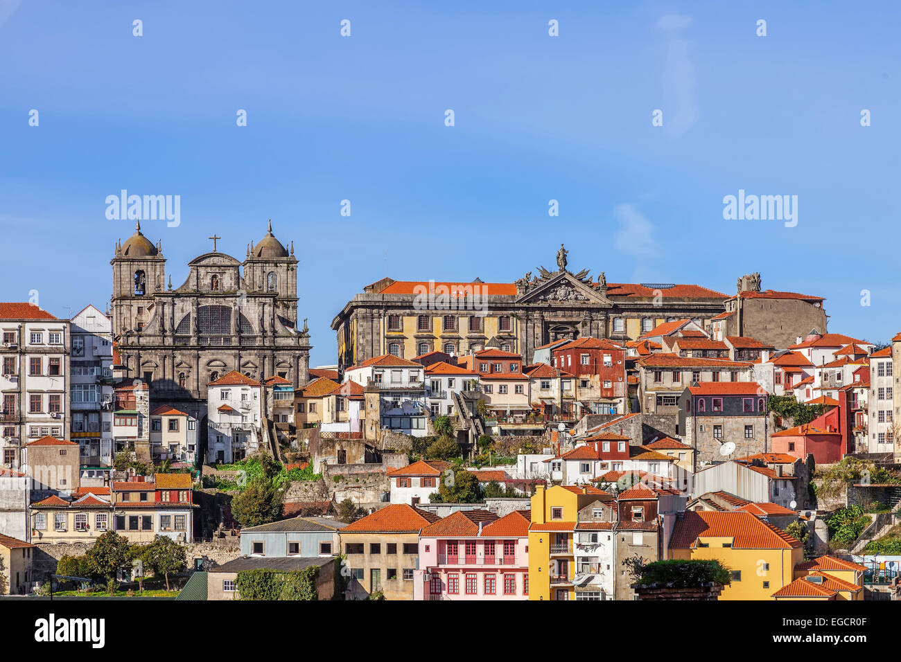 Skyline von der Altstadt von der Stadt Porto São Bento da Vitoria-Kloster und das Centro Português de Fotografia Stockfoto