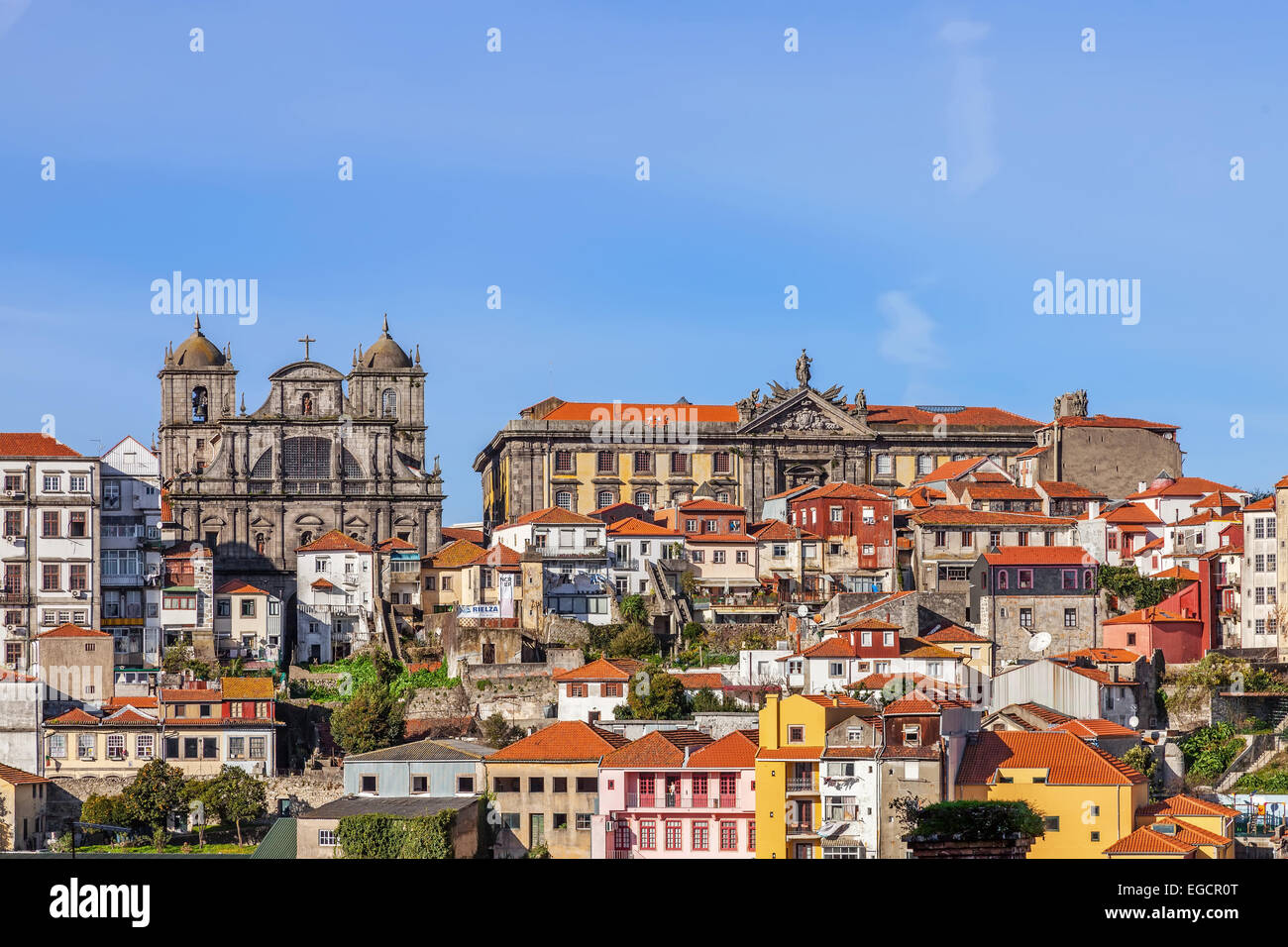 Skyline von der Altstadt von der Stadt Porto São Bento da Vitoria-Kloster und das Centro Português de Fotografia Stockfoto