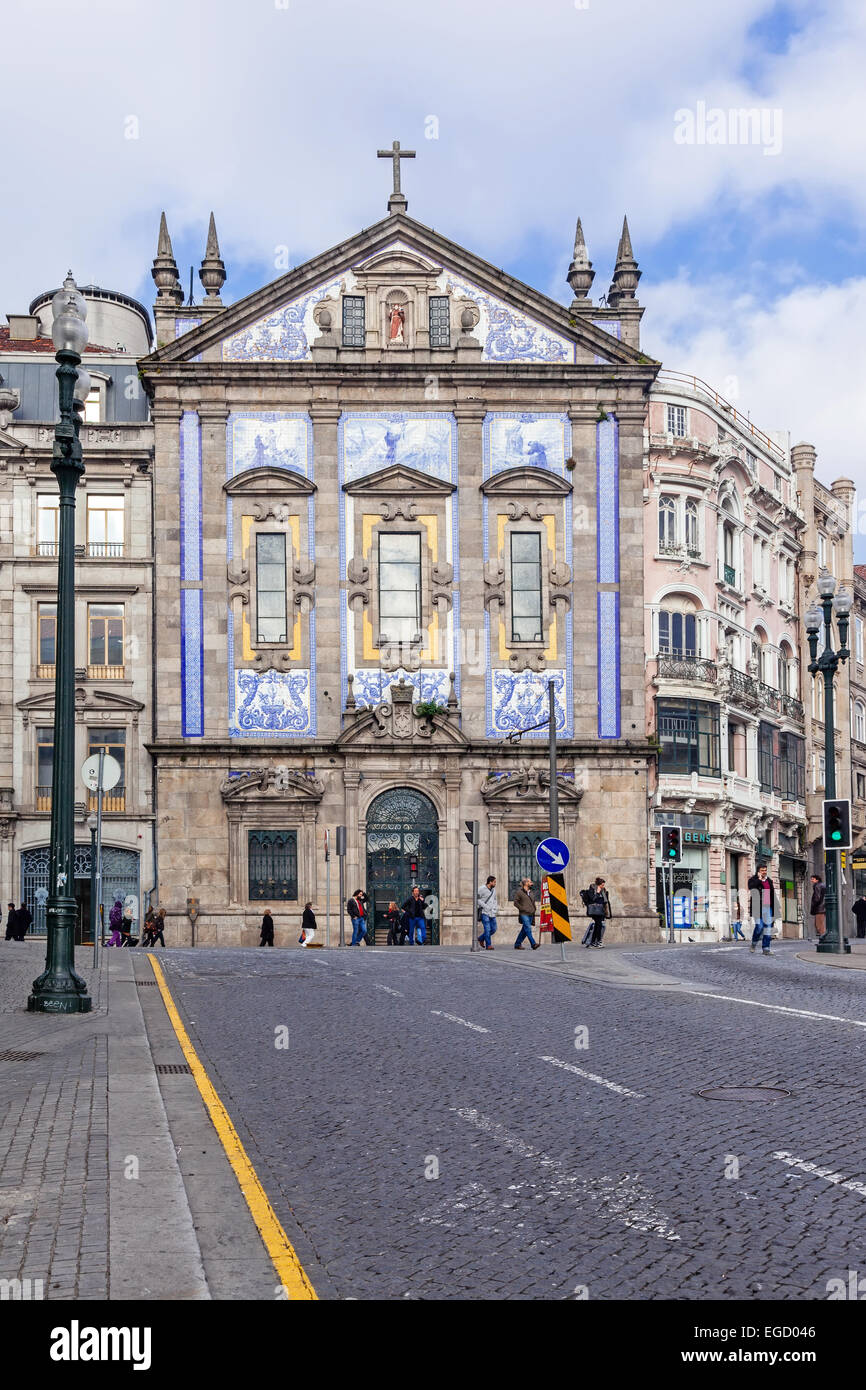 Porto, Portugal. Santo António Dos Congregados Kirche Almeida Garrett Platz. Barocke Architektur Stockfoto