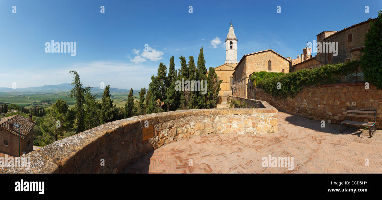 Blick ins Orcia-Tals von der Kathedrale Santa Maria Assunta, Pienza, Val d ' Orcia, Orcia-Tals, UNESCO-Weltkulturerbe, Provinz Siena, Toskana, Italien, Europa Stockfoto