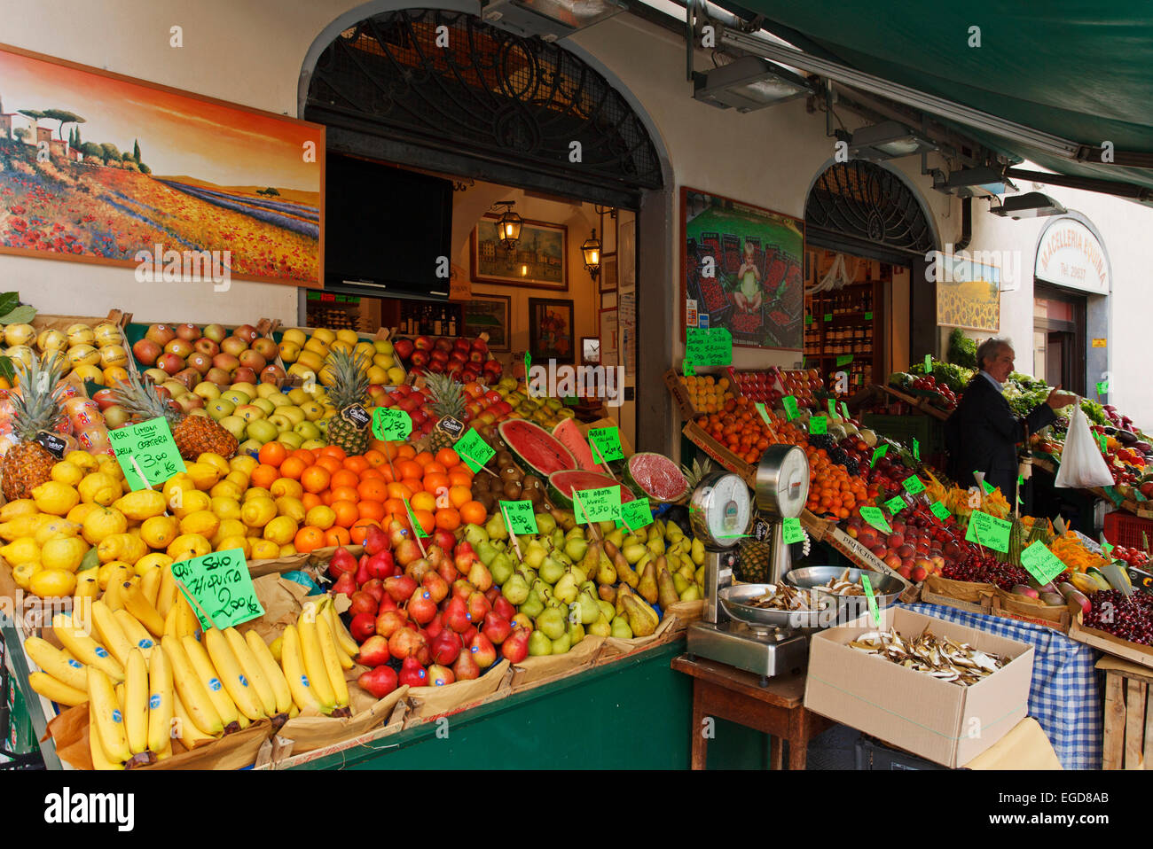 Obst und Gemüse laden, Marktstand auf Piazza del Ortaggio, Marktplatz, Pistoia, Toskana, Italien, Europa Stockfoto