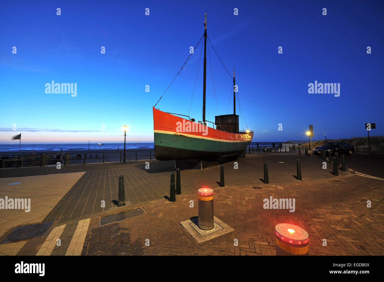 An der Strandpromenade am Abend, Scheveningen an der Nordseeküste, Den Haag, Niederlande Stockfoto