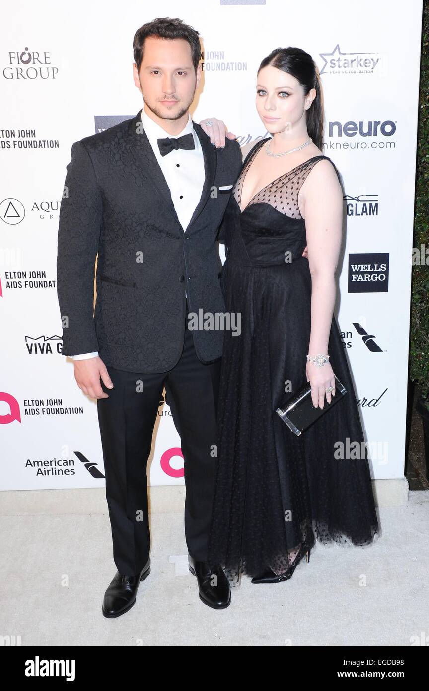 Los Angeles, Kalifornien, USA. 22. Februar 2015. Matt McGorry, Michelle Trachtenberg im Ankunftsbereich für 2015 Elton John AIDS Foundation Viewing Party - Teil2, West Hollywood Park, Los Angeles, CA 22. Februar 2015. Bildnachweis: Everett Collection Inc/Alamy Live-Nachrichten Stockfoto