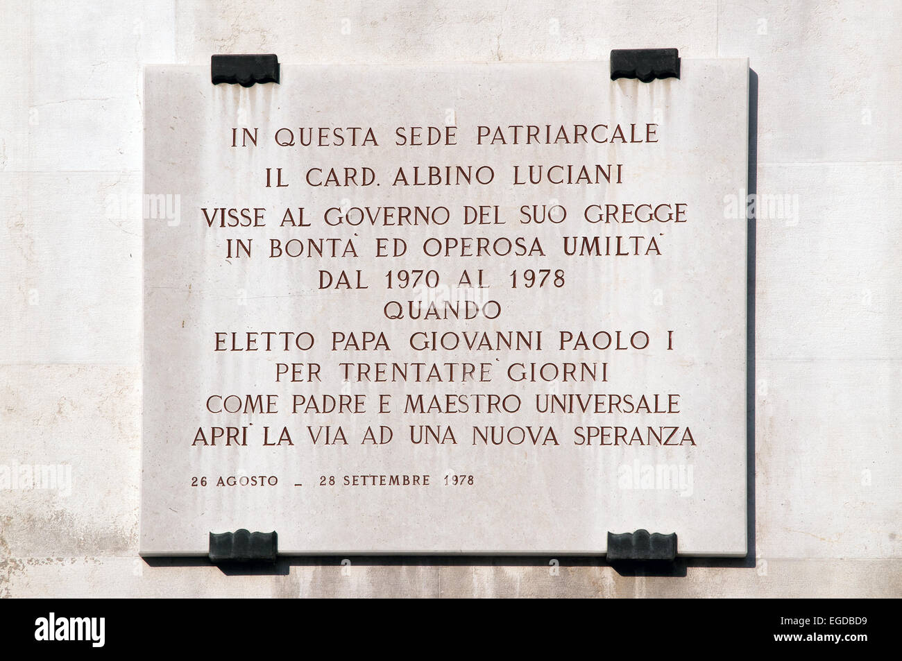 Gedenktafel am Palazzo Patriarcale Sitz der Kurie von Venedig Diözese zum Gedenken an Papst John Paul 1. Wer nach 31 Tagen im Amt verstorben Stockfoto