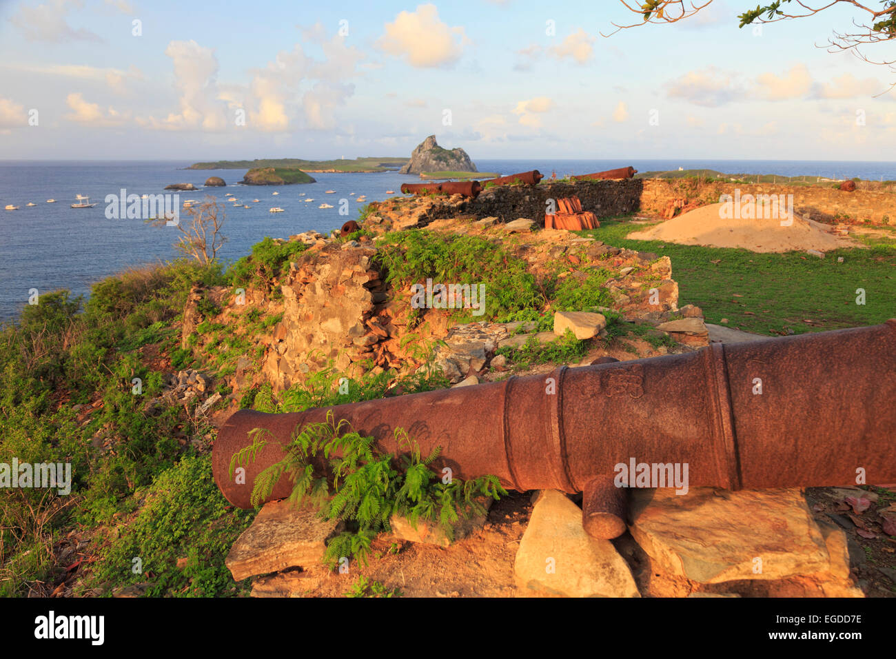 Brasilien, Fernando De Noronha, Ruinen der historischen Festung Forte Dos Remedios Stockfoto