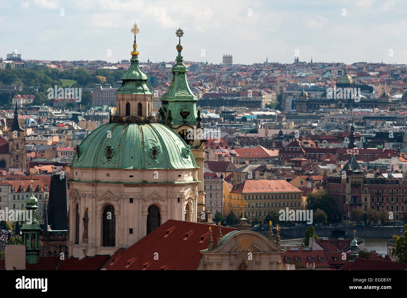 Blick auf St.-Nikolaus-Kathedrale, Prag, Tschechische Republik, Europa Stockfoto