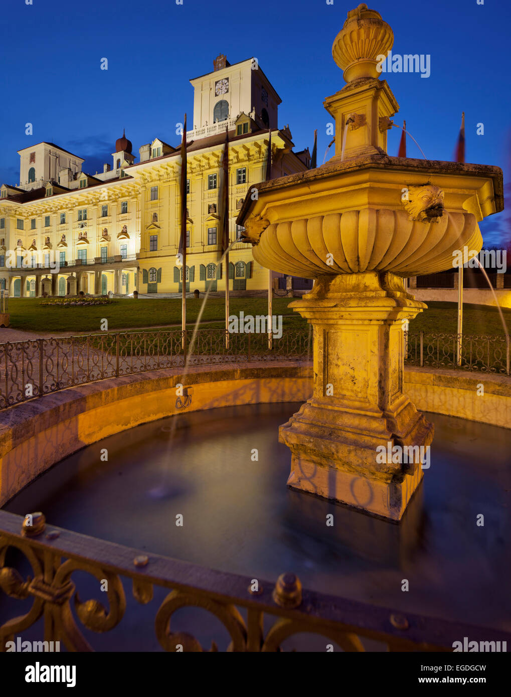 Esterhazy-Palais im Abendlicht, Eisenstadt, Burgenland, Österreich Stockfoto
