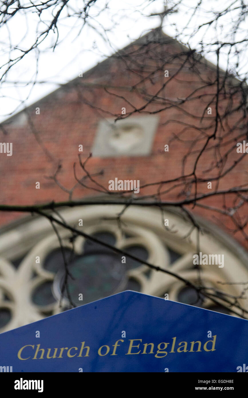 London, UK. 23. Februar 2015. Kirche von England wurde vorgeworfen, einige Arbeiter unter dem Existenzminimum der grundlegenden Lebenshaltungskosten UK, die derzeit £7,85 eine Stunde zu bezahlen Stockfoto