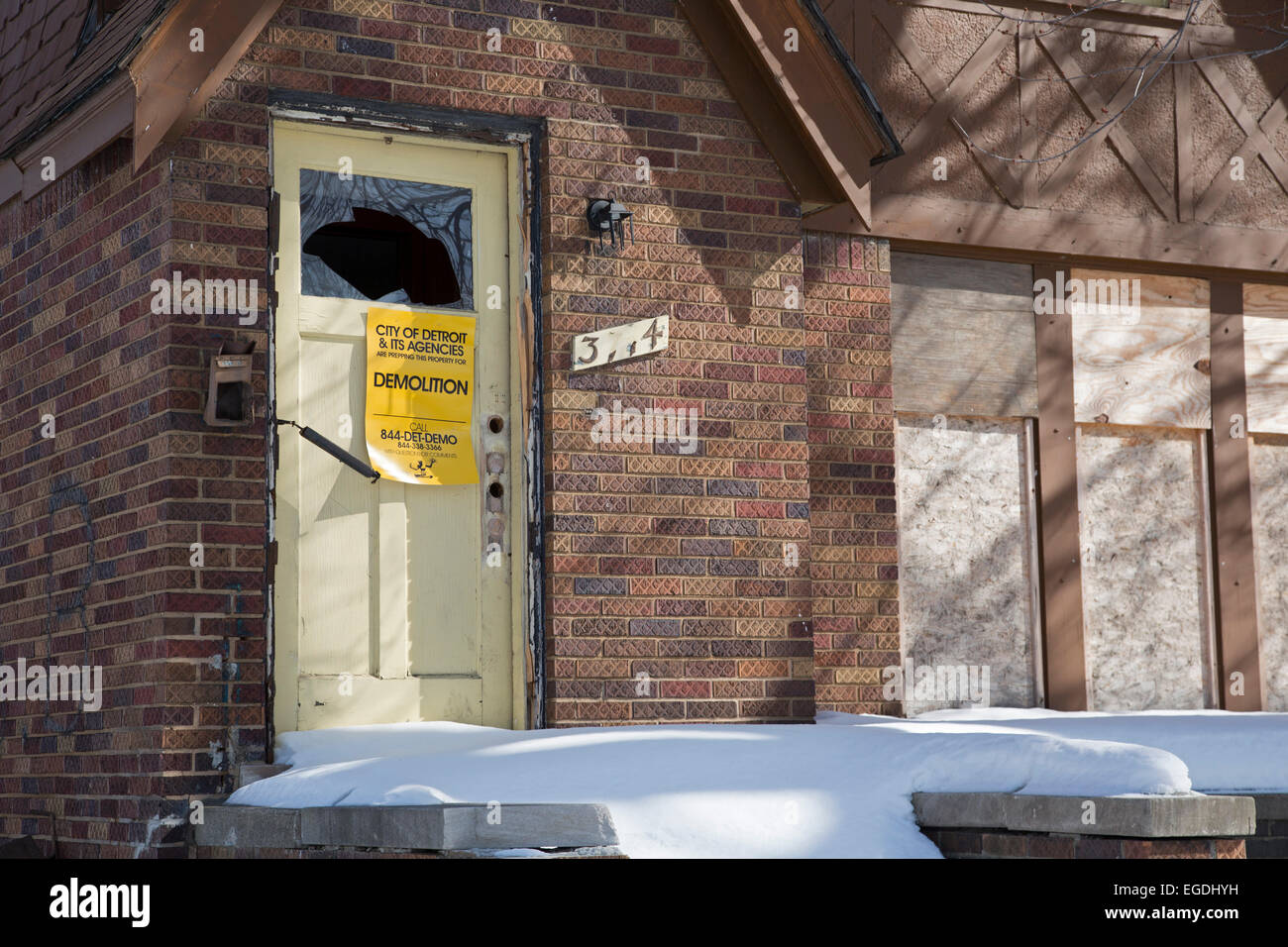 Detroit, Michigan - ein Haus für den Abriss vorbereitet. Stockfoto
