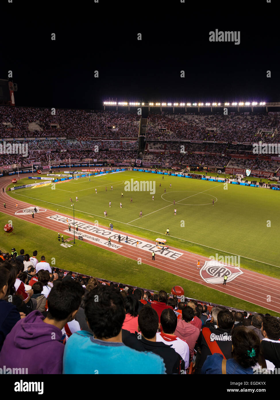 Fans beobachten River Plate Vs Lanus, Estadio Monumental Antonio Vespucio Liberti, Belgrano, Buenos Aires, Argentinien Stockfoto