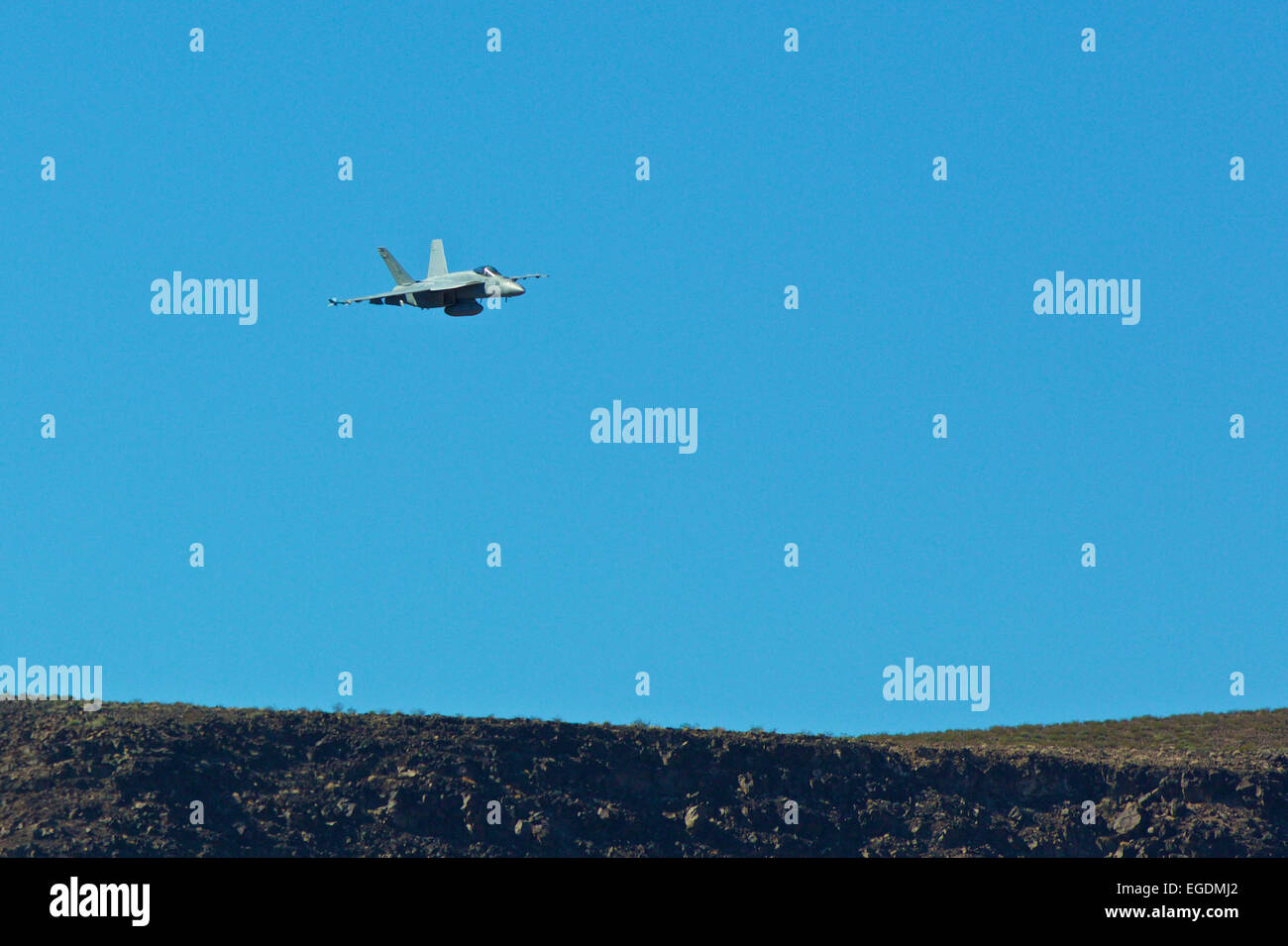 Fernsicht auf der US-Navy F/A-18F Super Hornet Kampfjet, Rainbow Canyon betreten. Stockfoto