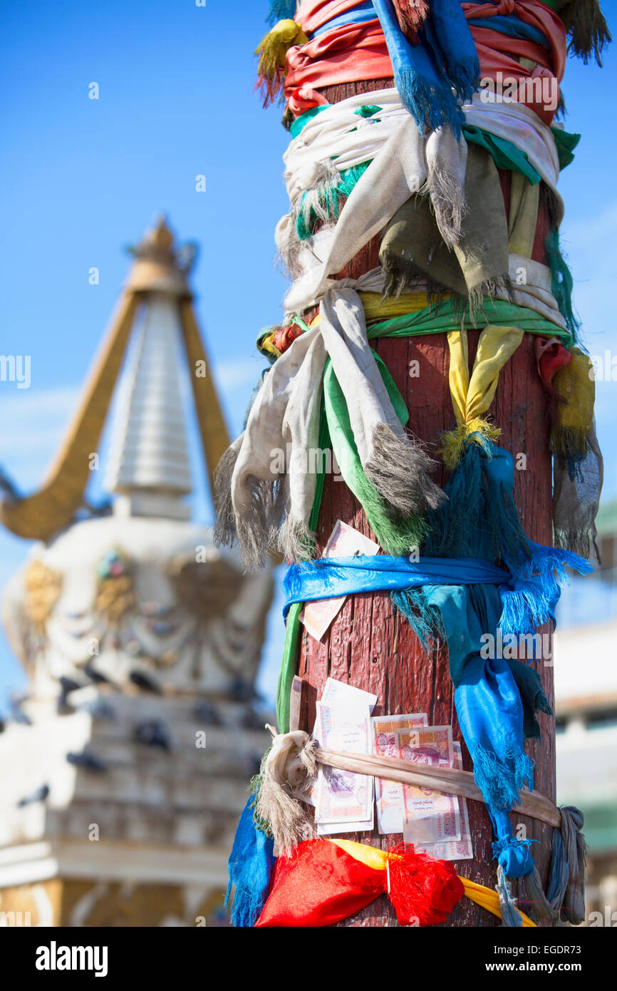 Wünschte, Post und Stupa, Gandan Kloster, Ulaanbaatar, Mongolei Stockfoto