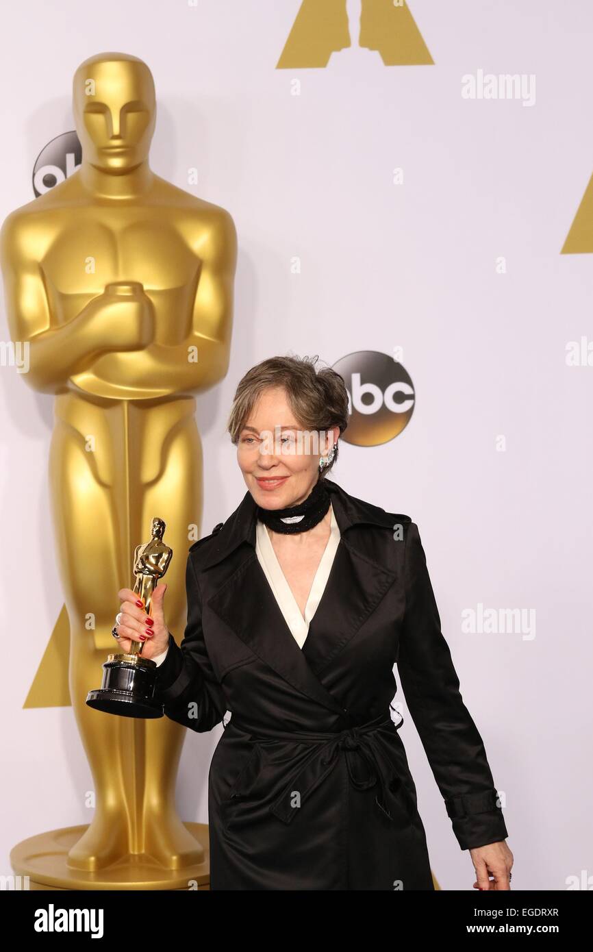 Milena Canonero im Presseraum für die 87. Academy Awards Oscars 2015 - drücken Sie auf Platz 3, das Dolby Theater in Hollywood und Highland Center, Los Angeles, CA 22. Februar 2015. Foto von: James Atoa/Everett Collection Stockfoto